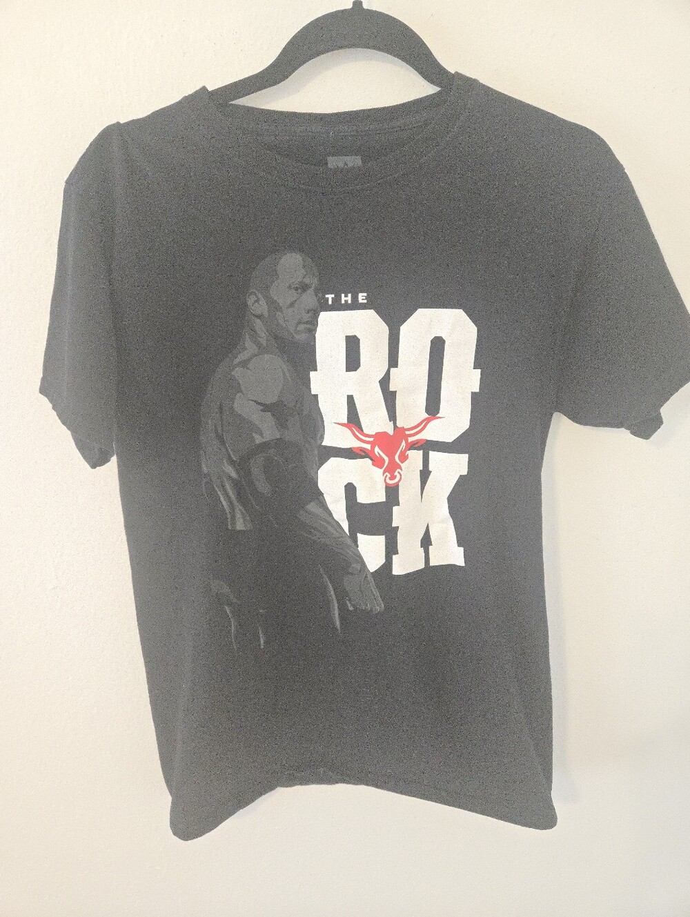 The Rock WWE Black Illustrated Logo T Shirt Mens Medium Dwayne Johnson Wrestling